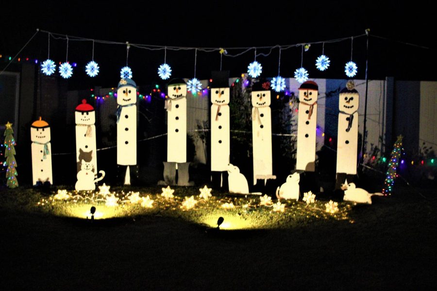 Snow men are chillin out. 