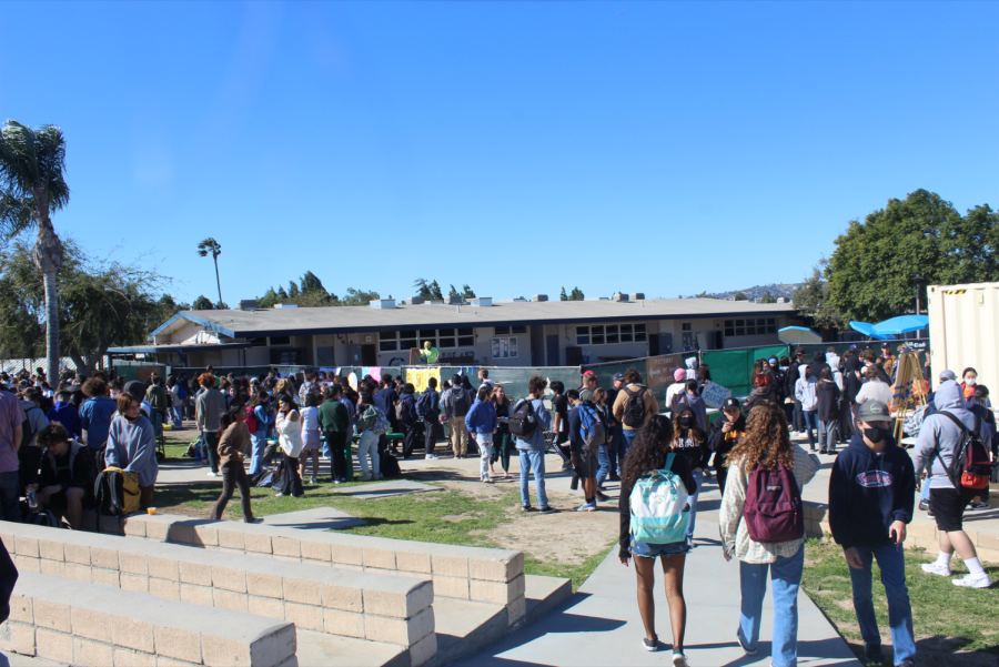 Cam High students begin to gather at the Quad just outside of the Cafeteria to attend Club Rush. Despite construction blocking most of the open space, all the clubs that wanted to attend were able to have a spot.